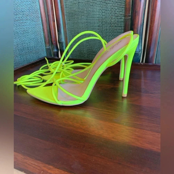 ELISABET TANG WOMENS NEON YELLOW STILETTO HEELS STRAPY‎ POINTED TOE SANDALS SZ 8 - Picture 1 of 11